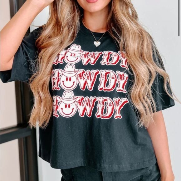 RELISTED Howdy Smiley Crop Top Graphic Tee - Picture 2 of 5